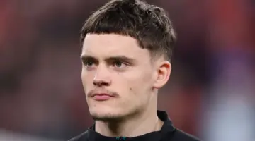 فلوريان فيرتس «مستعد لمواجهة التحدي» في ليفربول، بينما يساند والده اللاعب الدولي الألماني لتجاوز الصعوبات في أنفيلد